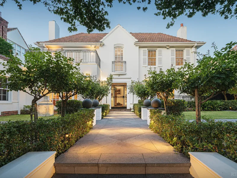 13 Moorakyne Avenue, Malvern