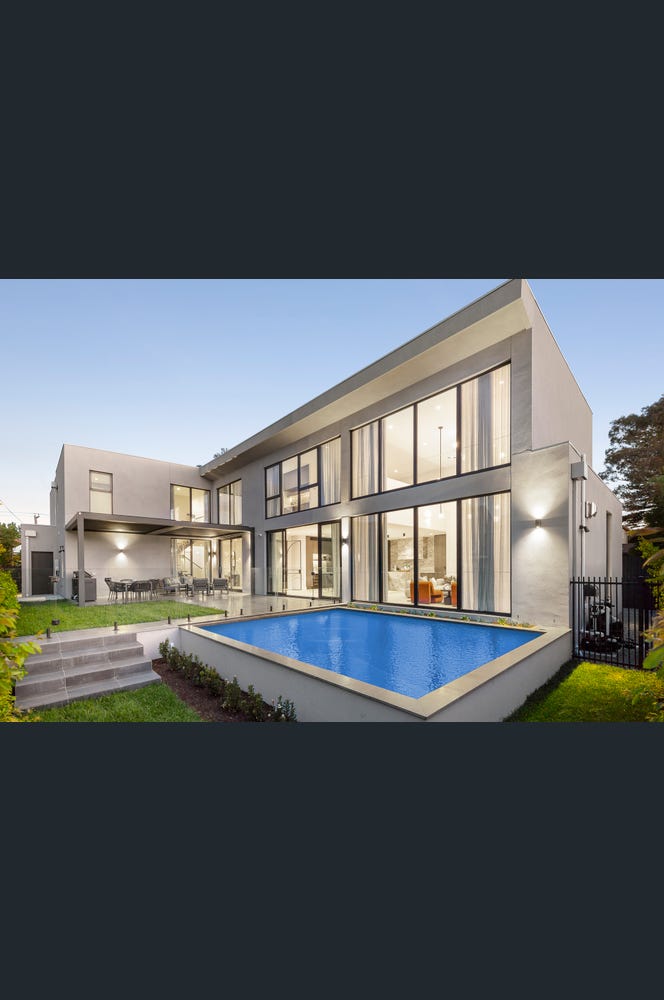 13 Tooronga Road, Malvern East