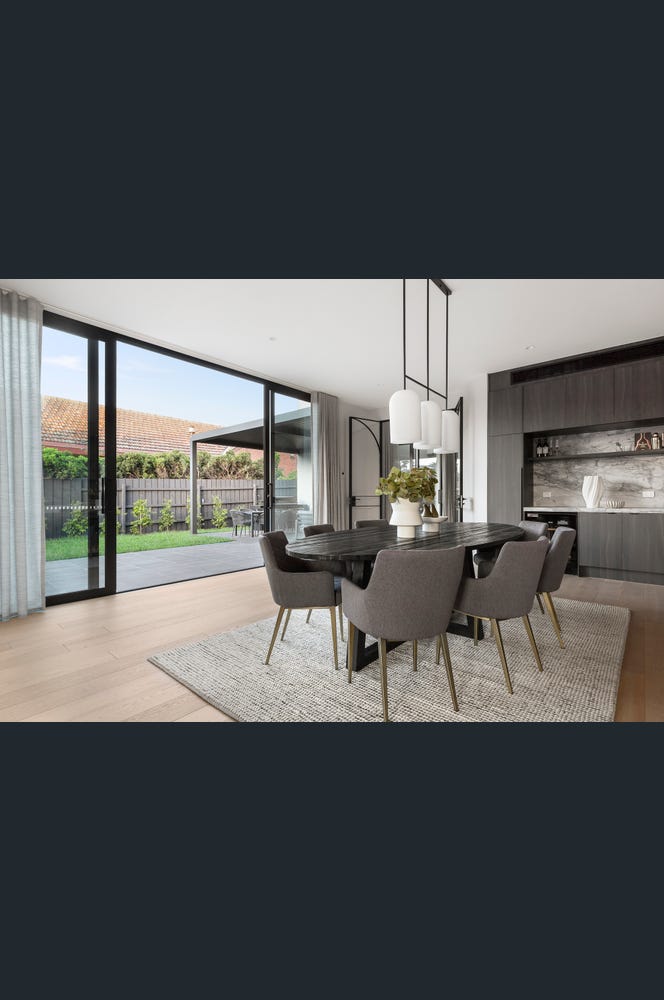 13 Tooronga Road, Malvern East