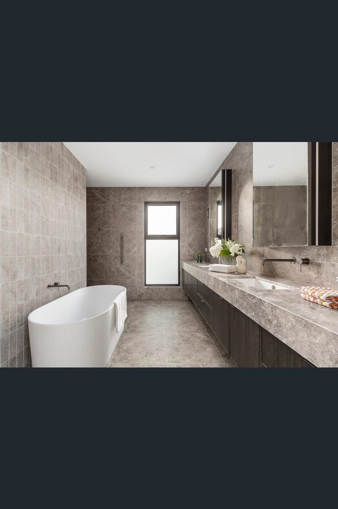 13 Tooronga Road, Malvern East