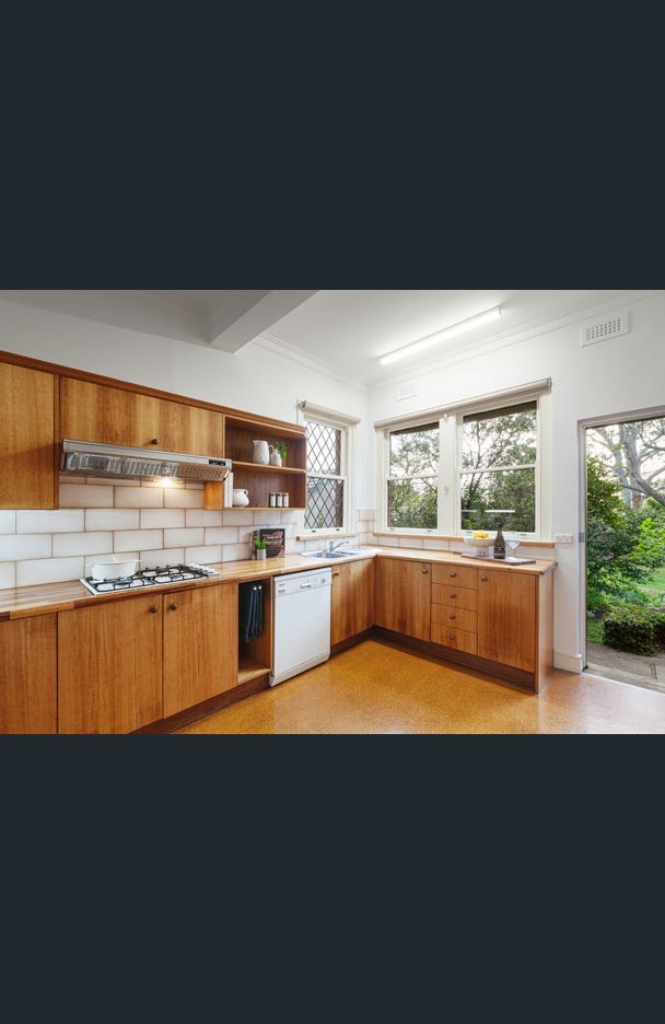 14 Glenroy Road, Hawthorn