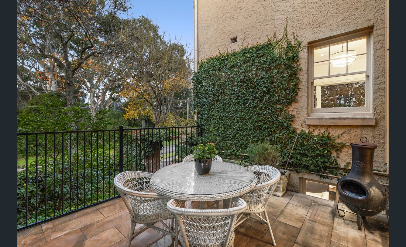 15 Turnbull Avenue, Toorak