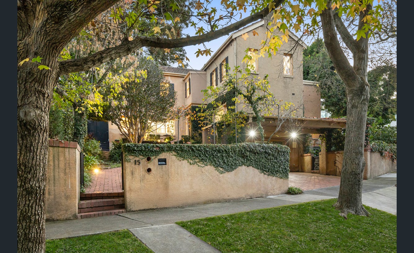 15 Turnbull Avenue, Toorak