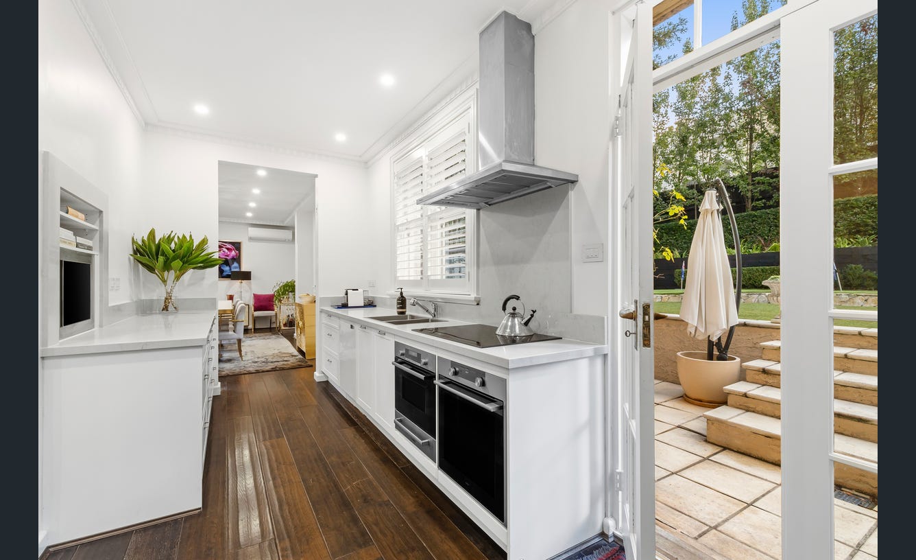 15 Turnbull Avenue, Toorak