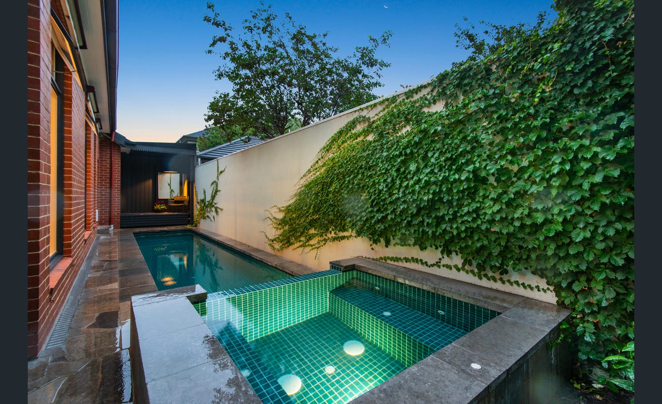 18a Ferncroft Avenue, Malvern East