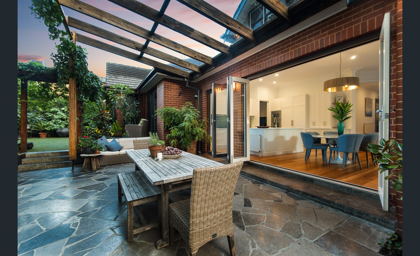 18a Ferncroft Avenue, Malvern East