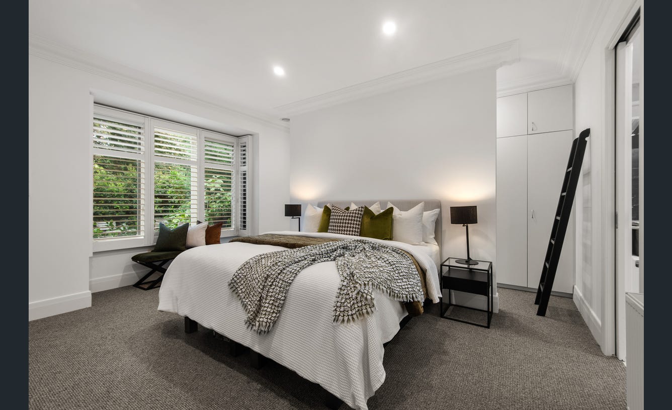 18a Ferncroft Avenue, Malvern East