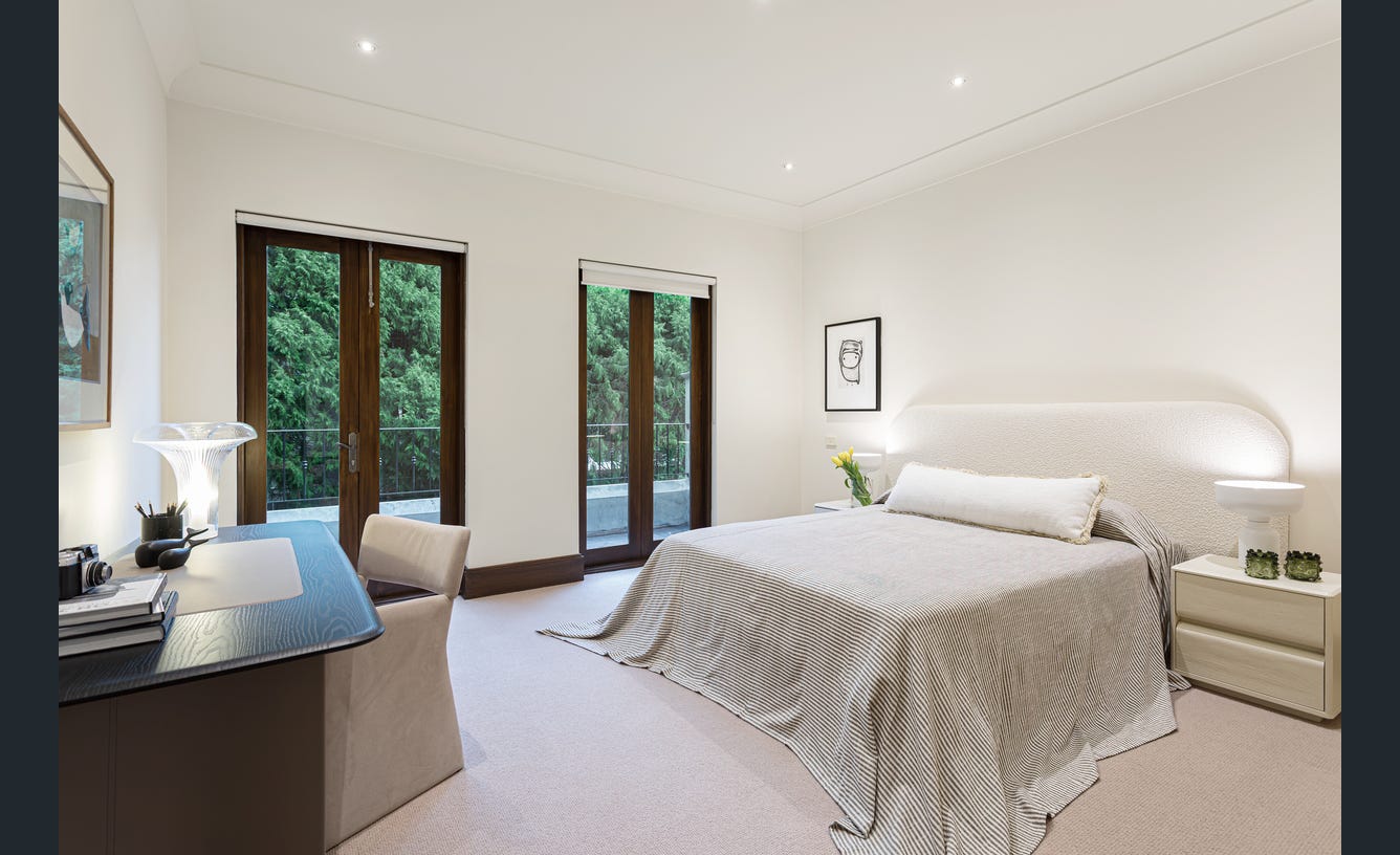 195 Kooyong Road, Toorak