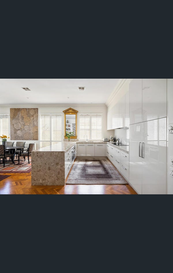 1A Matthews Court, Toorak