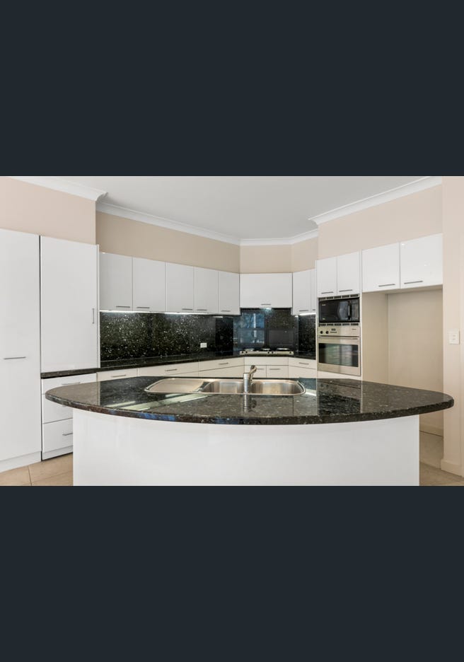 1 Nola Court, Toorak