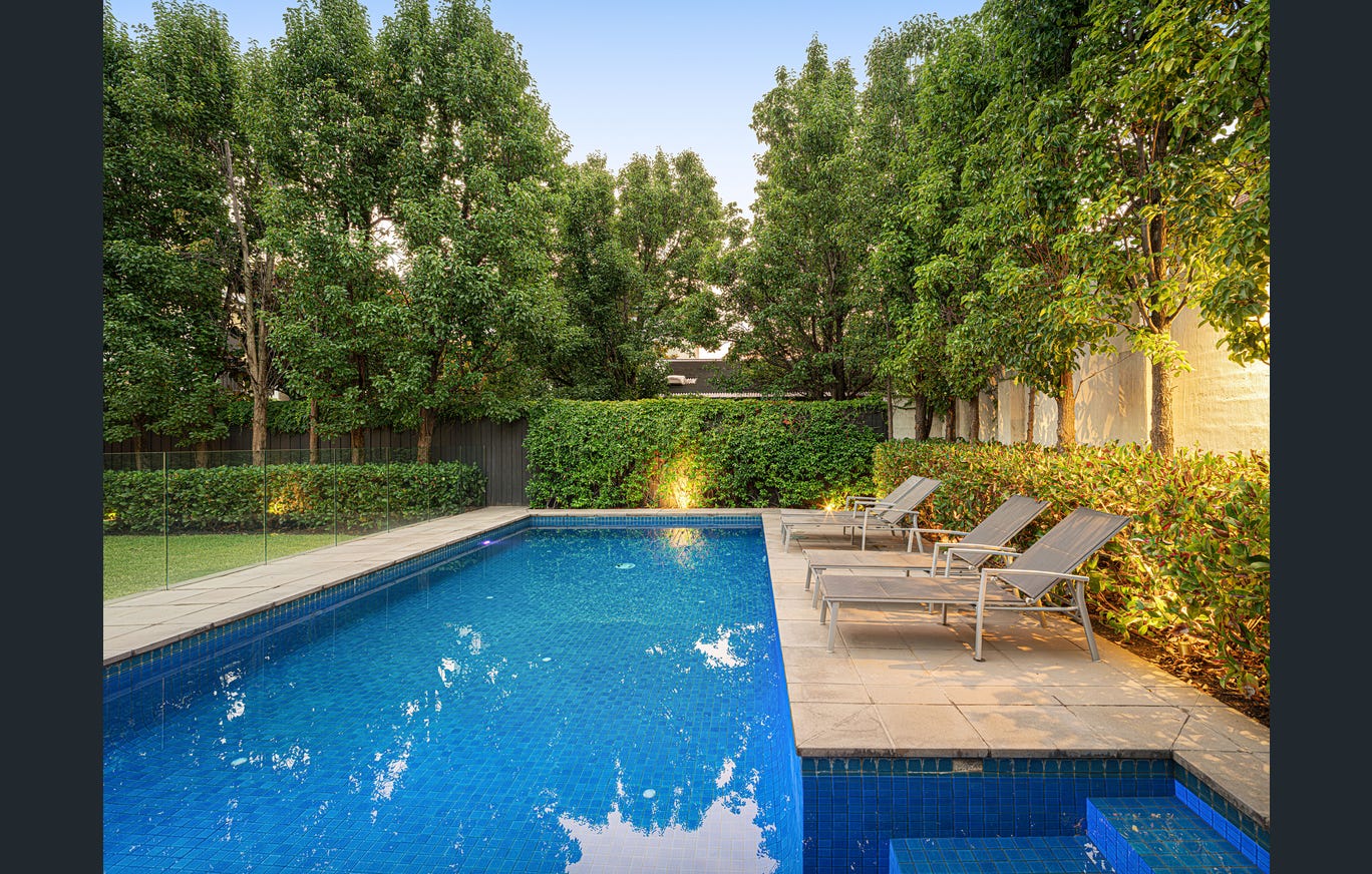 20 Mathoura Road, Toorak