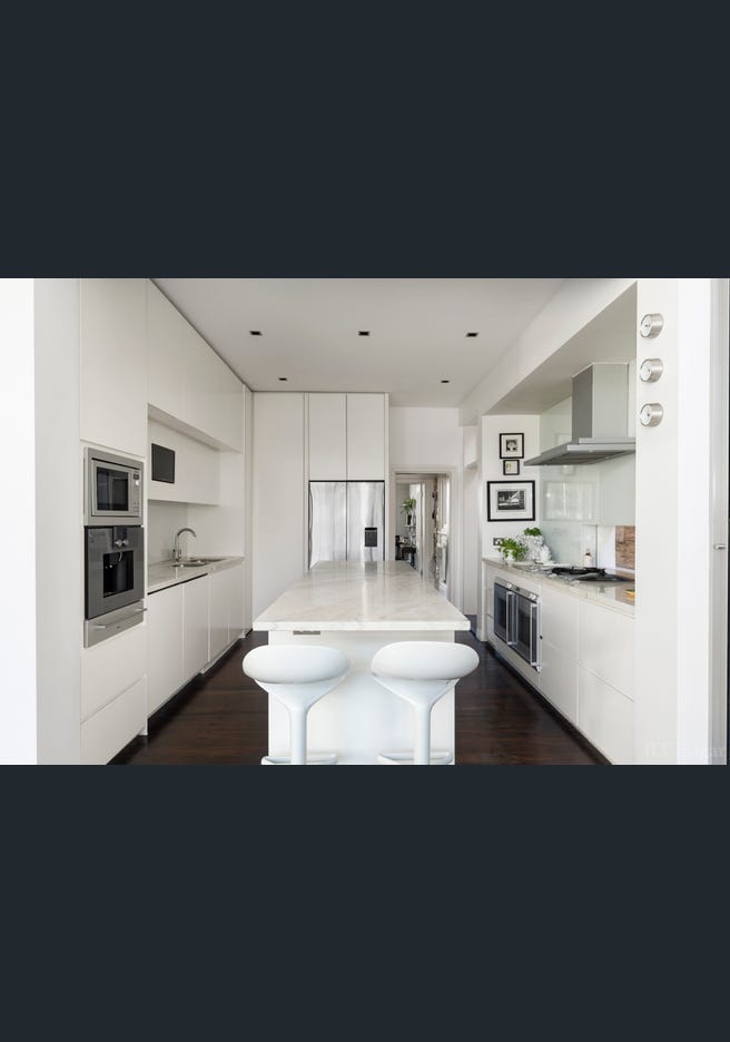 20 Mathoura Road, Toorak