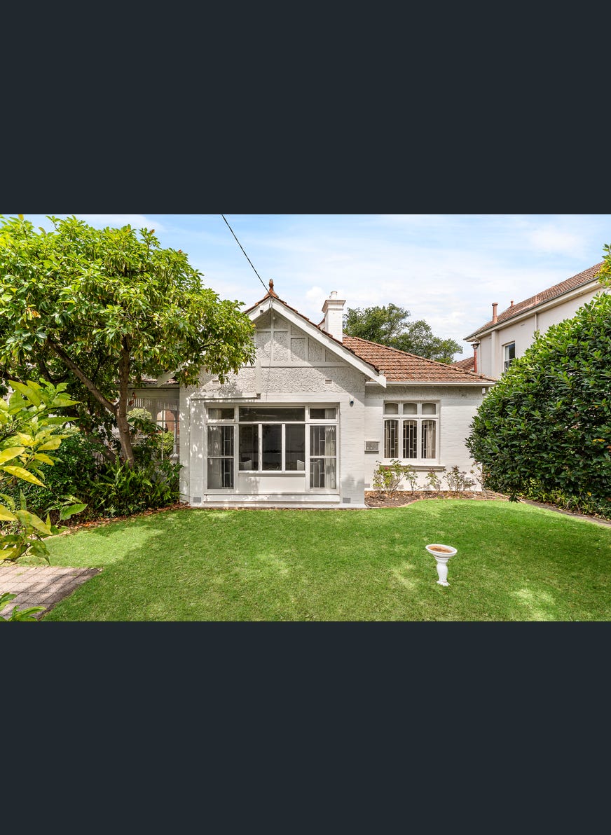 22 Millicent Avenue, Toorak