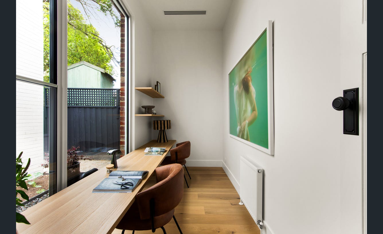 24 Glendearg Grove, Malvern
