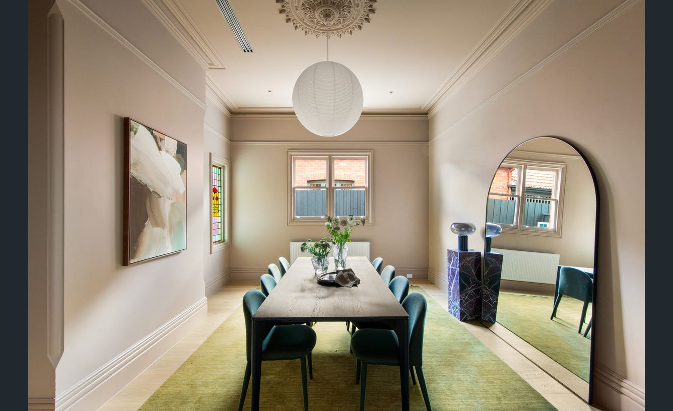 24 Glendearg Grove, Malvern