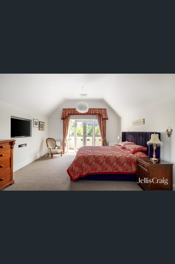 266 Cotham Road, Kew