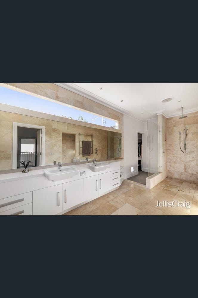 266 Cotham Road, Kew