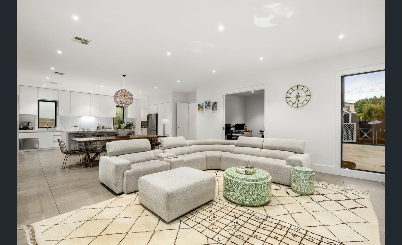 27 Hughes Street, Malvern East