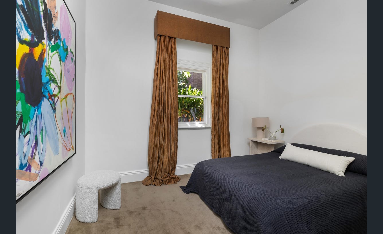 27 Tivoli Place, South Yarra