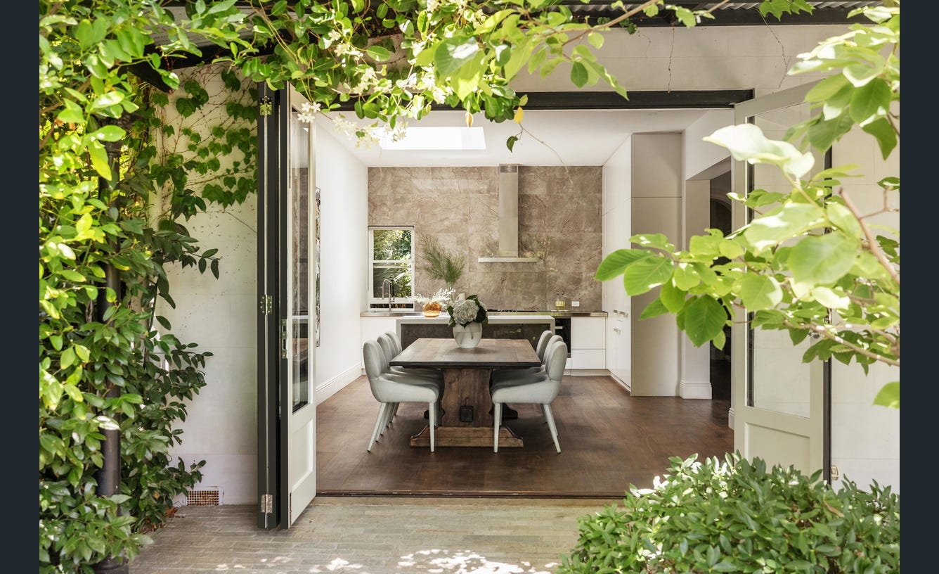 27 Tivoli Place, South Yarra