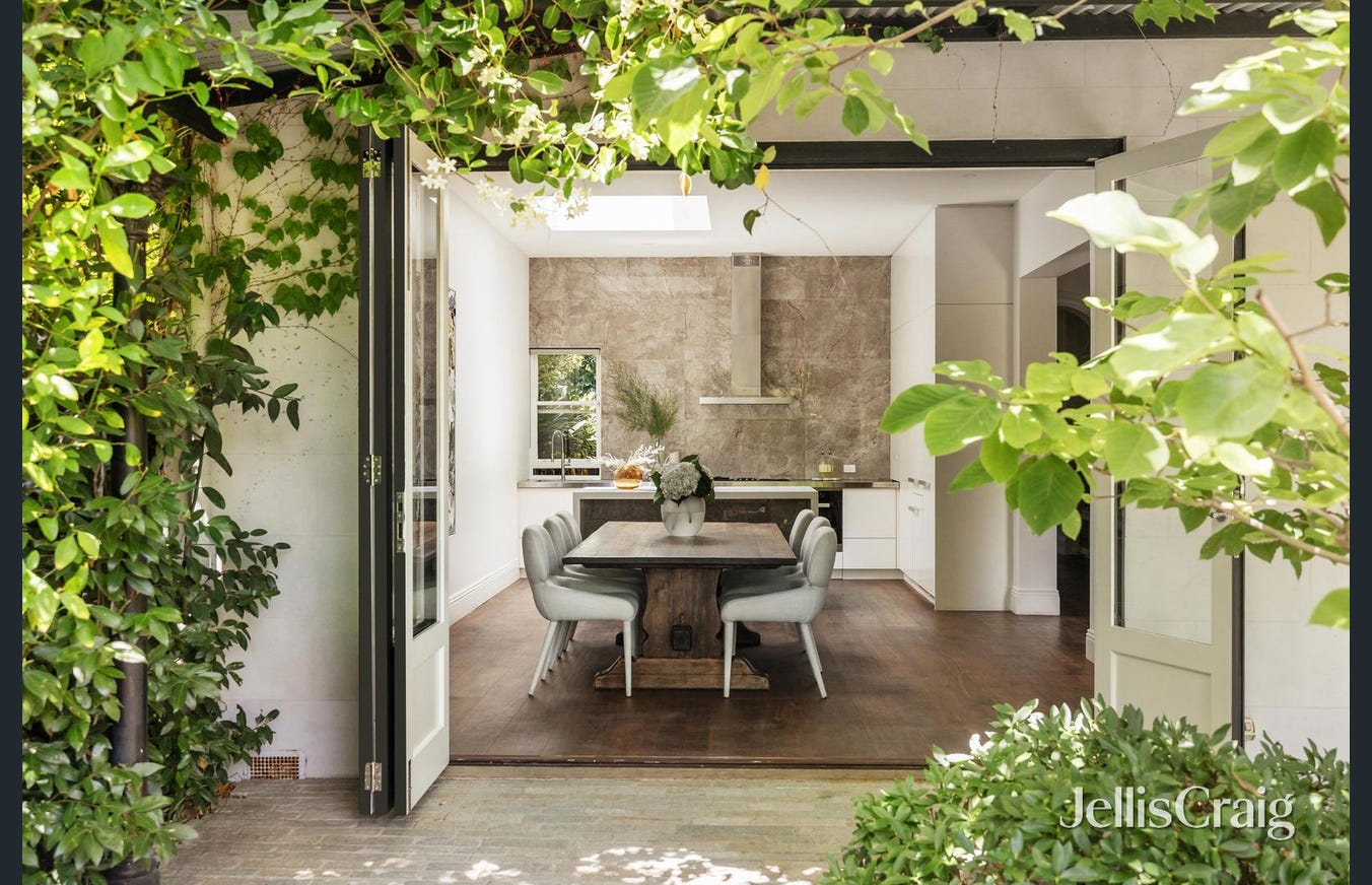 27 Tivoli Place, South Yarra
