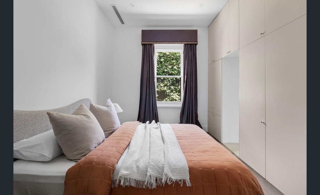 27 Tivoli Place, South Yarra