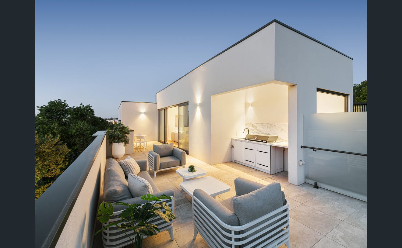 2A Yarradale Road, Toorak