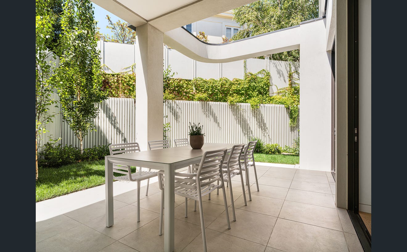 2A Yarradale Road, Toorak