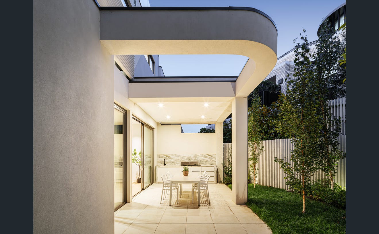 2A Yarradale Road, Toorak