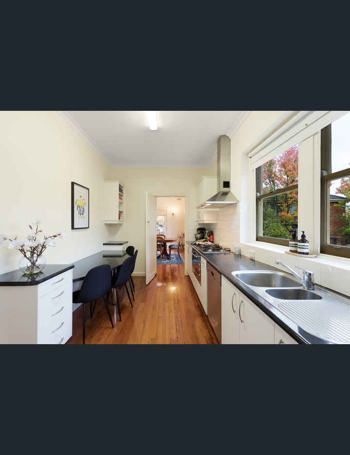 2 Glenbrook Avenue, Malvern East