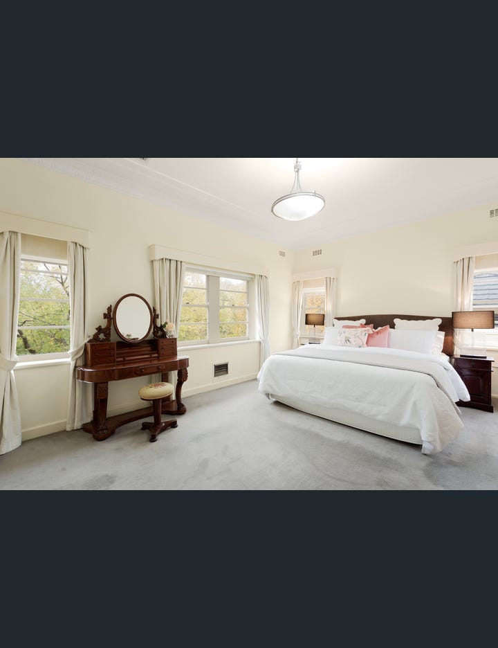 2 Glenbrook Avenue, Malvern East