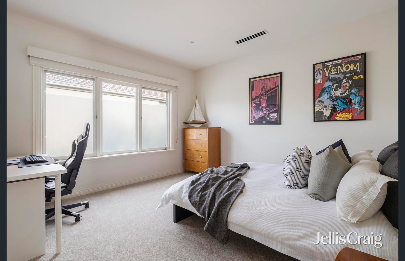 2 Segtoune Street, Kew