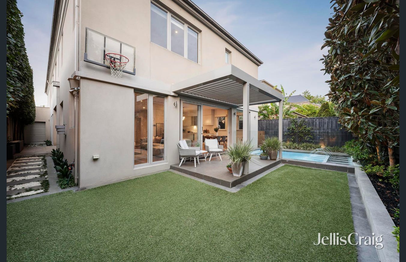 2 Segtoune Street, Kew