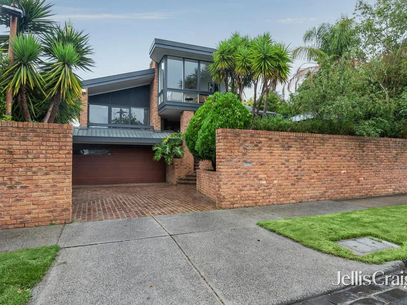 2 Silver Street, Malvern