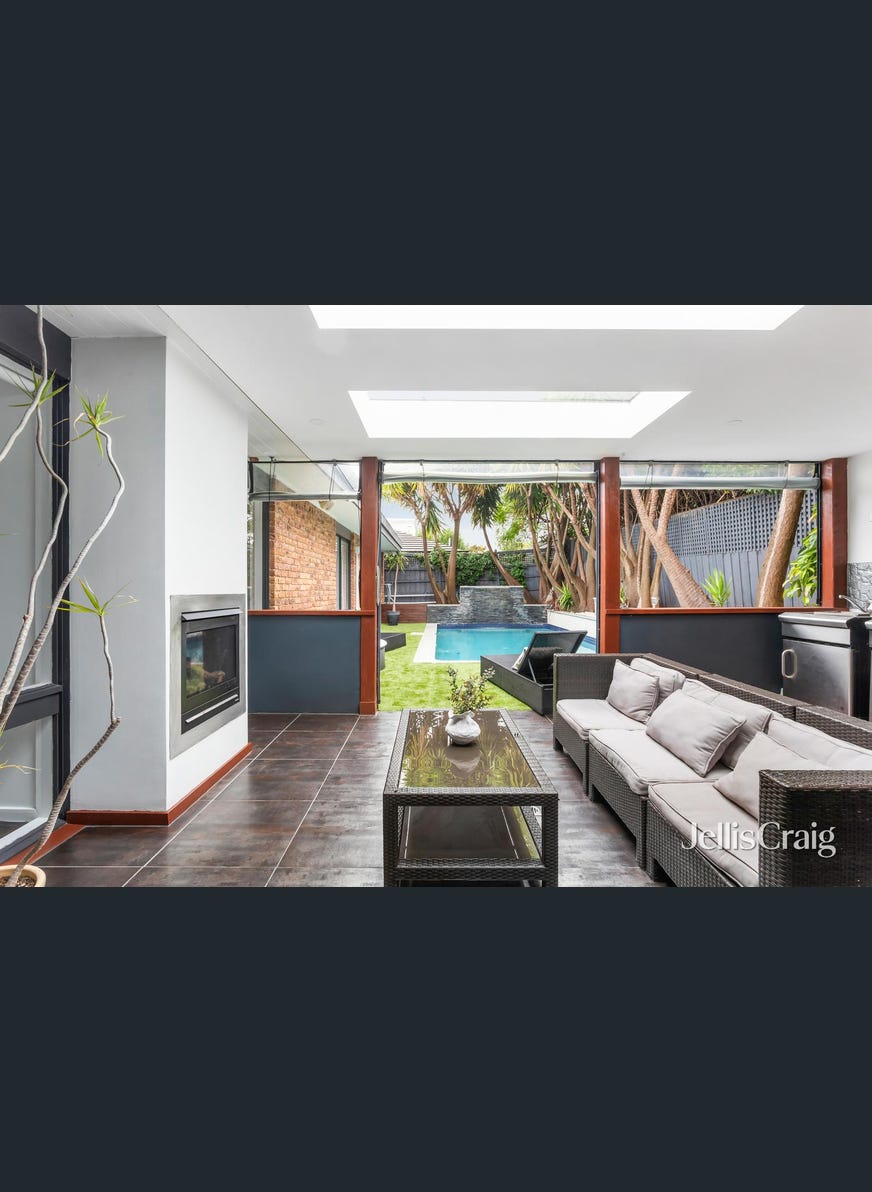 2 Silver Street, Malvern