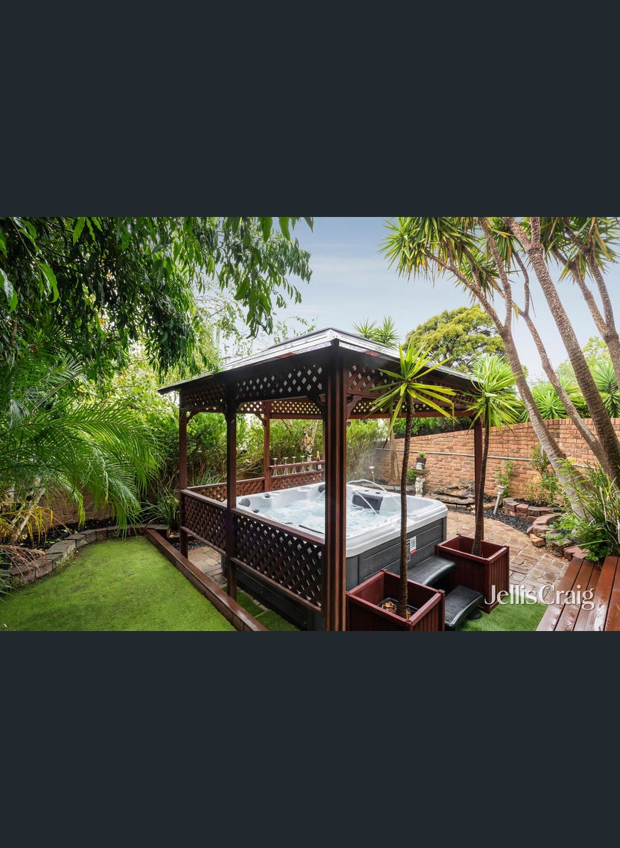 2 Silver Street, Malvern