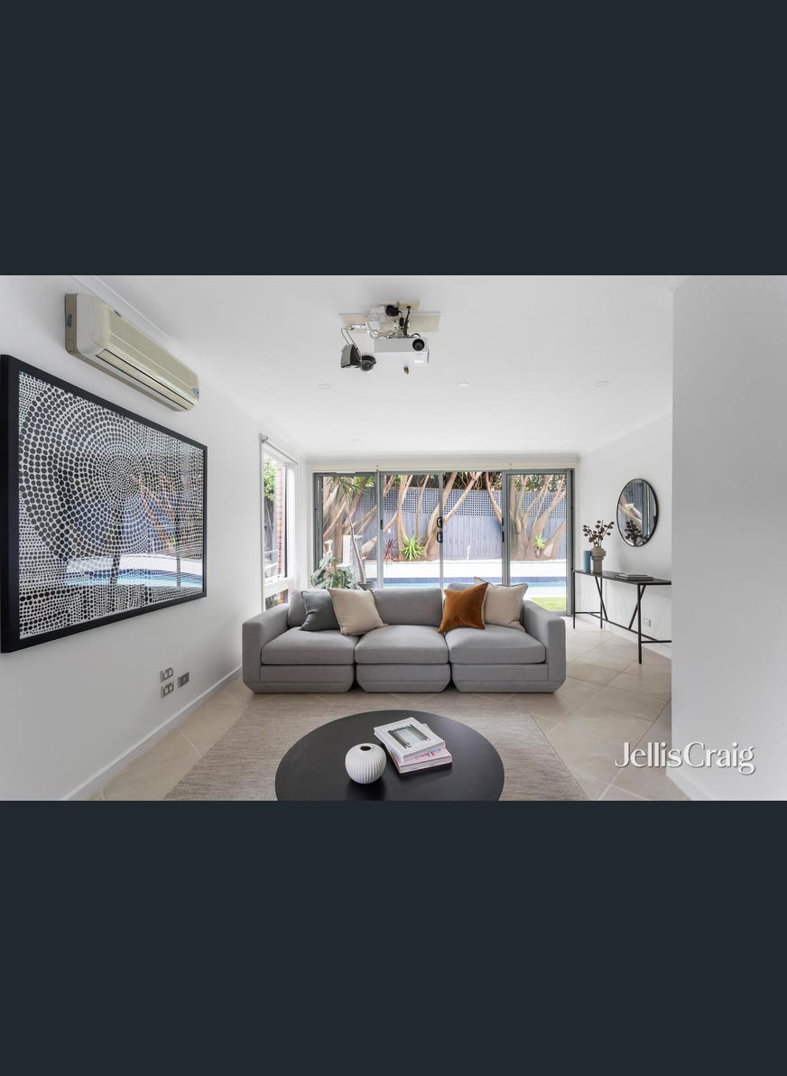 2 Silver Street, Malvern
