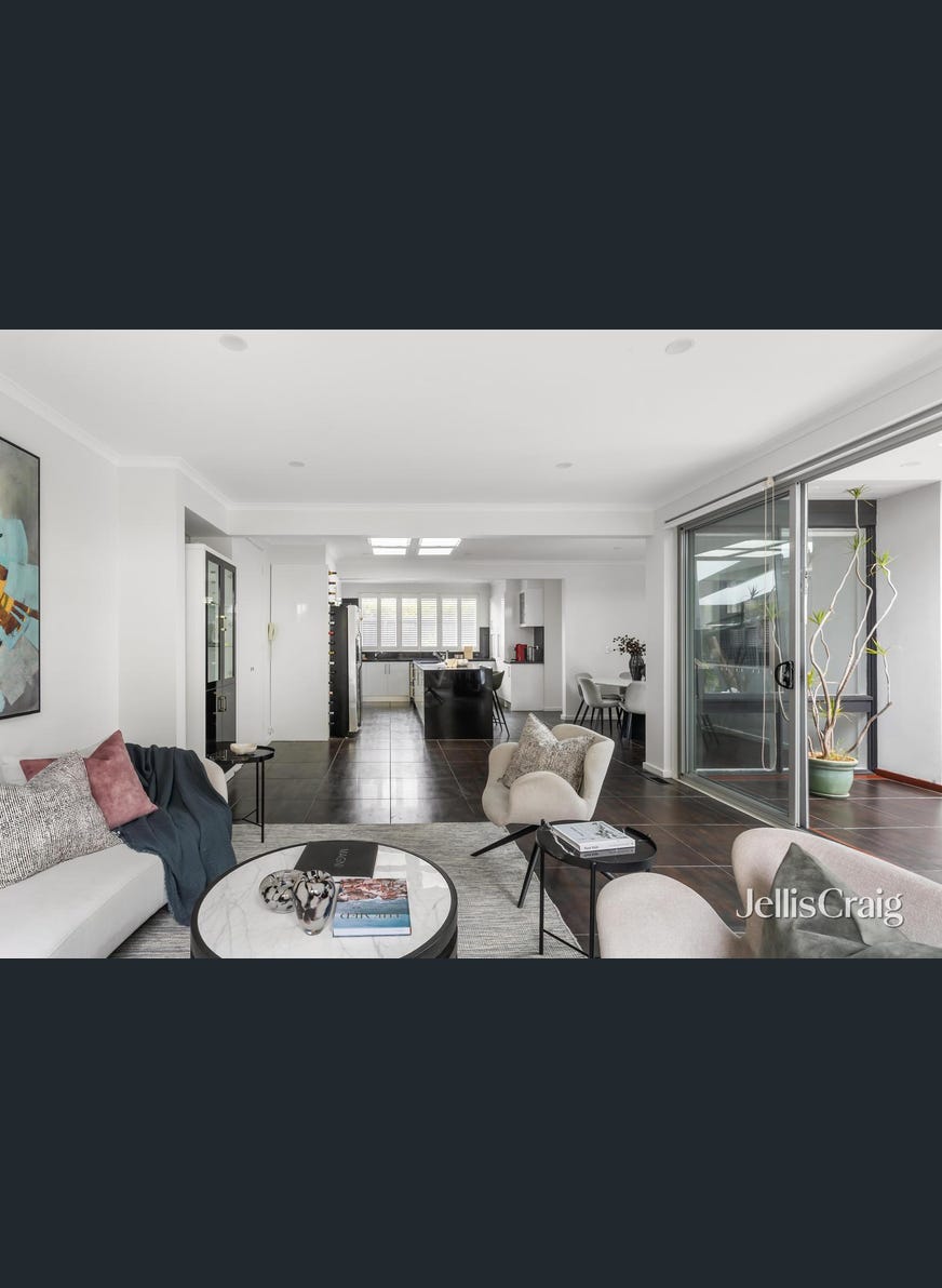 2 Silver Street, Malvern