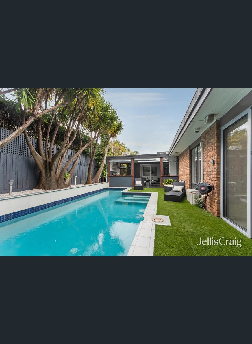 2 Silver Street, Malvern