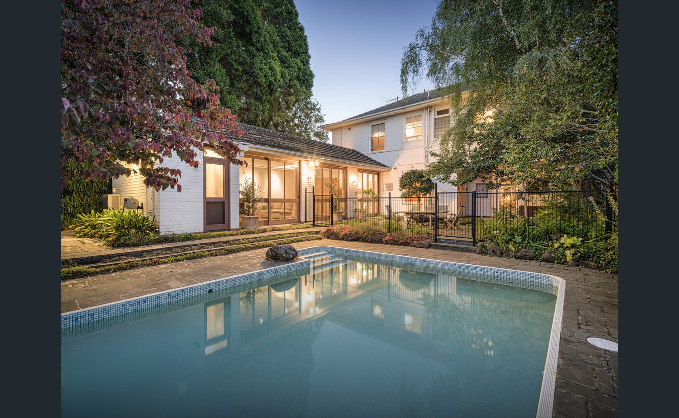 2 St James Place, Toorak