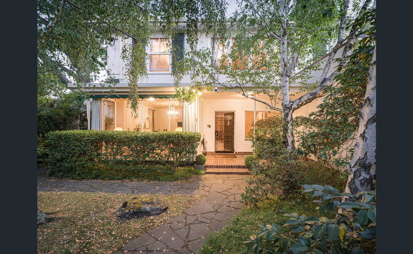 2 St James Place, Toorak