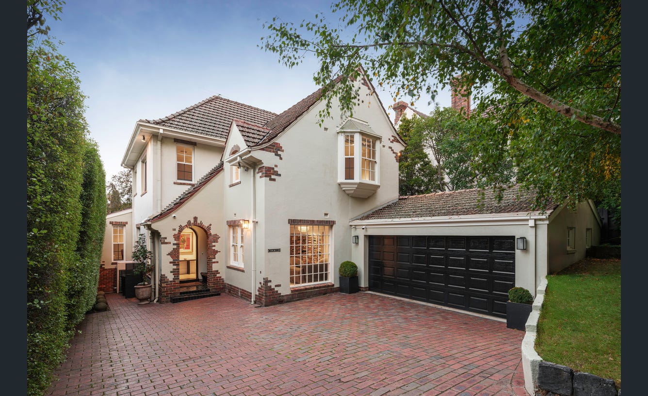32 Linlithgow Road, Toorak