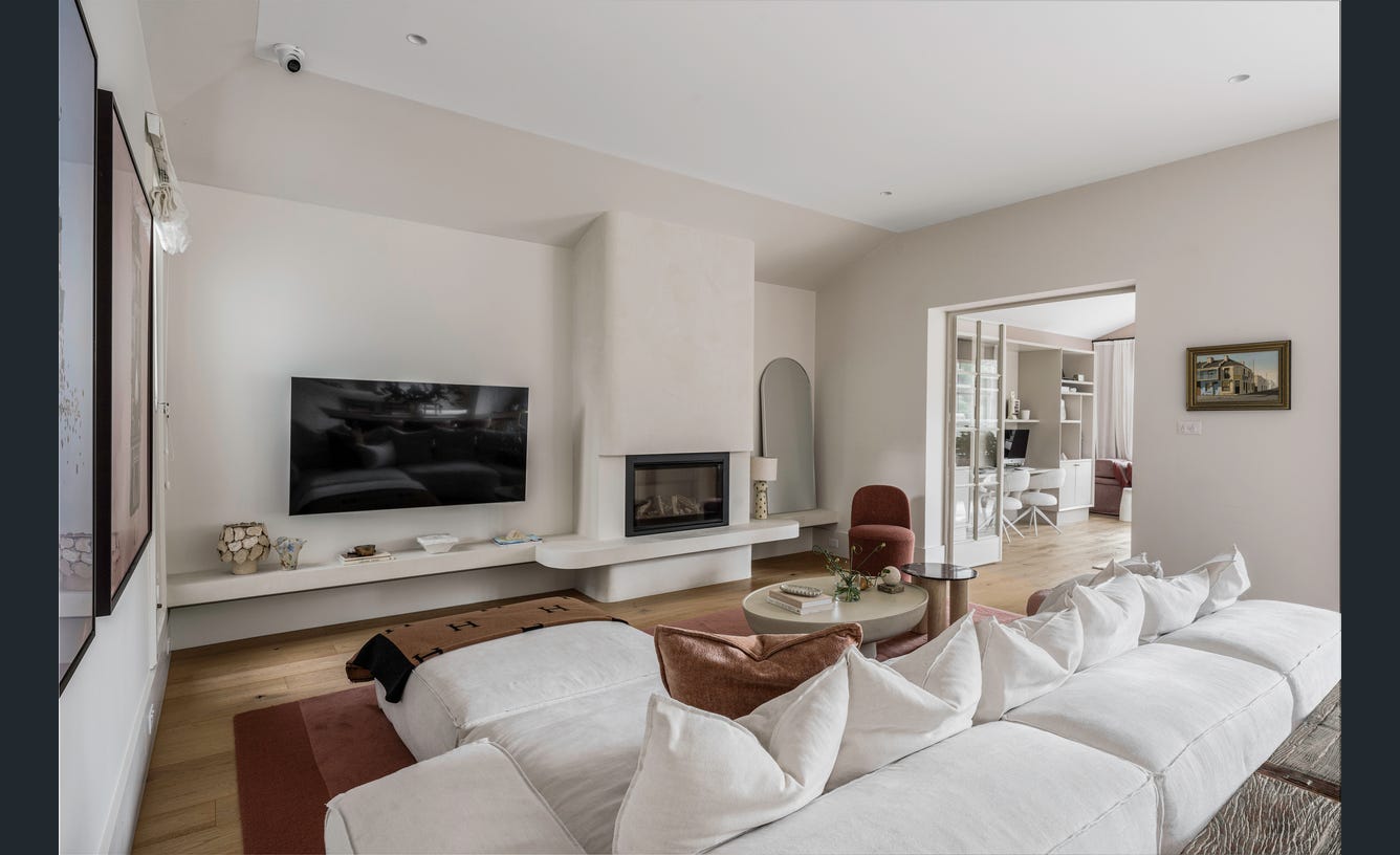 32 Linlithgow Road, Toorak