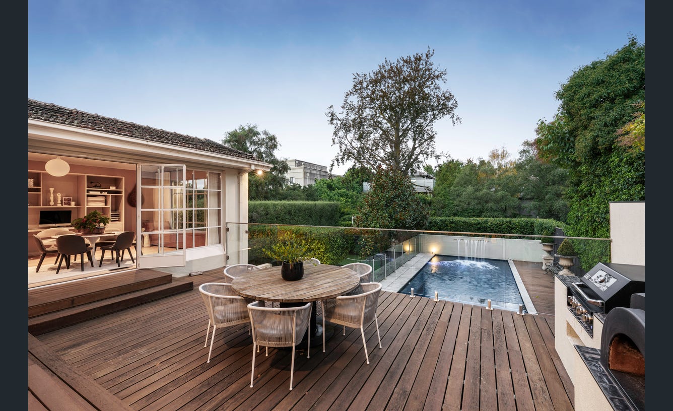 32 Linlithgow Road, Toorak