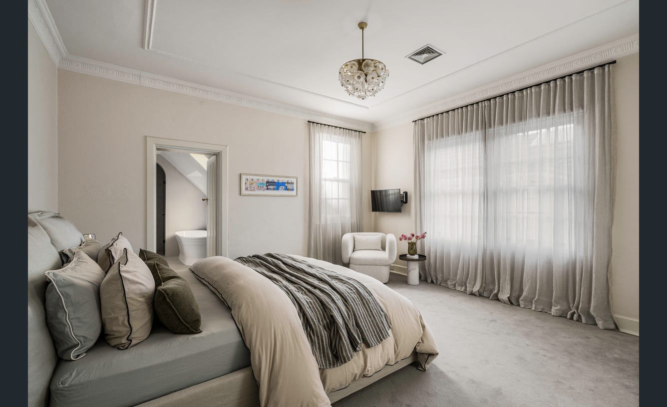 32 Linlithgow Road, Toorak