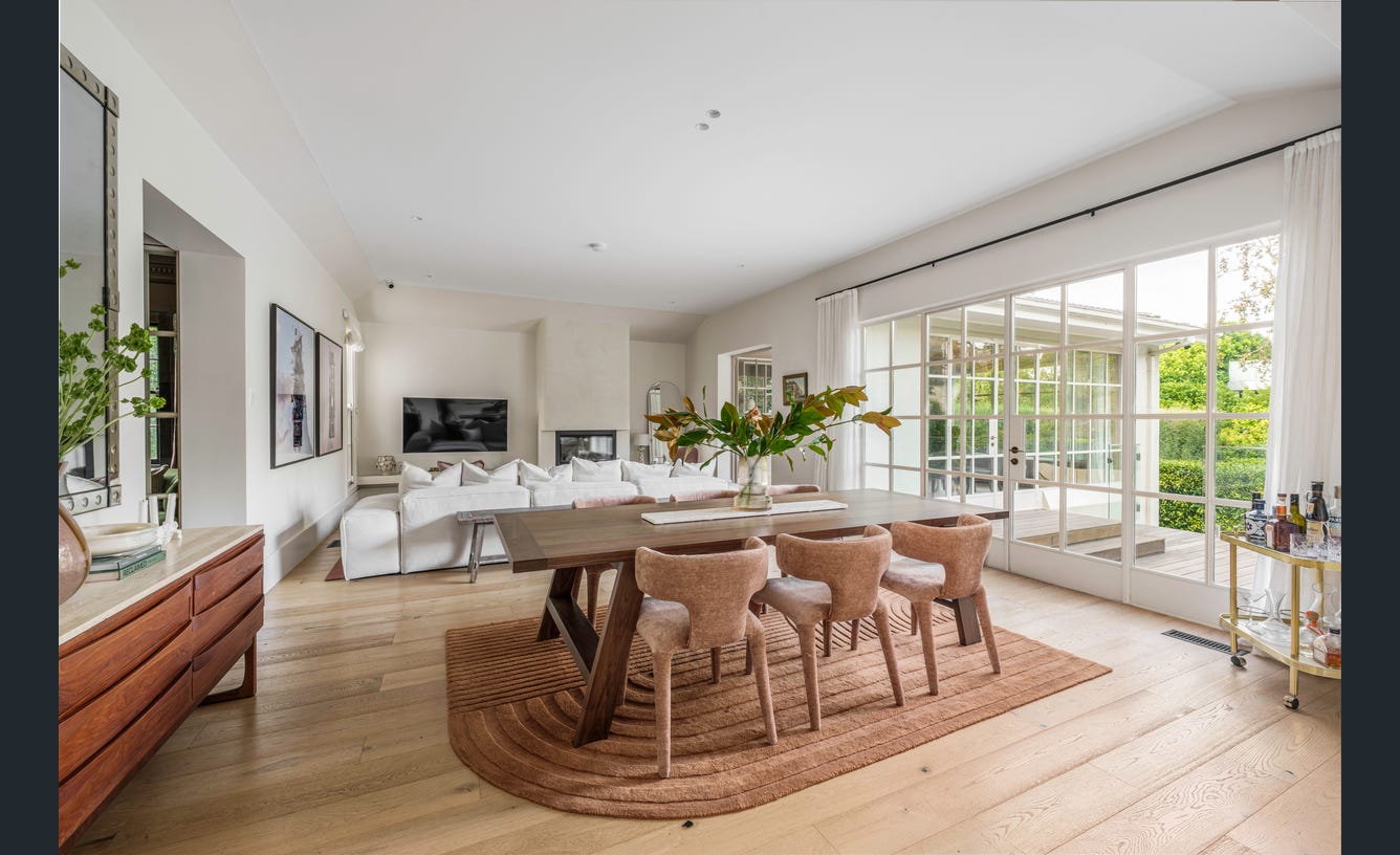 32 Linlithgow Road, Toorak
