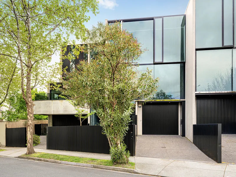 33 Lambert Road, Toorak
