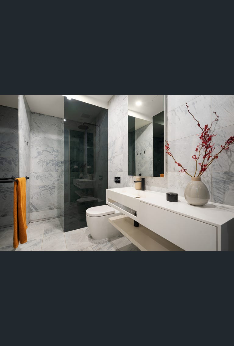 33 Lambert Road, Toorak