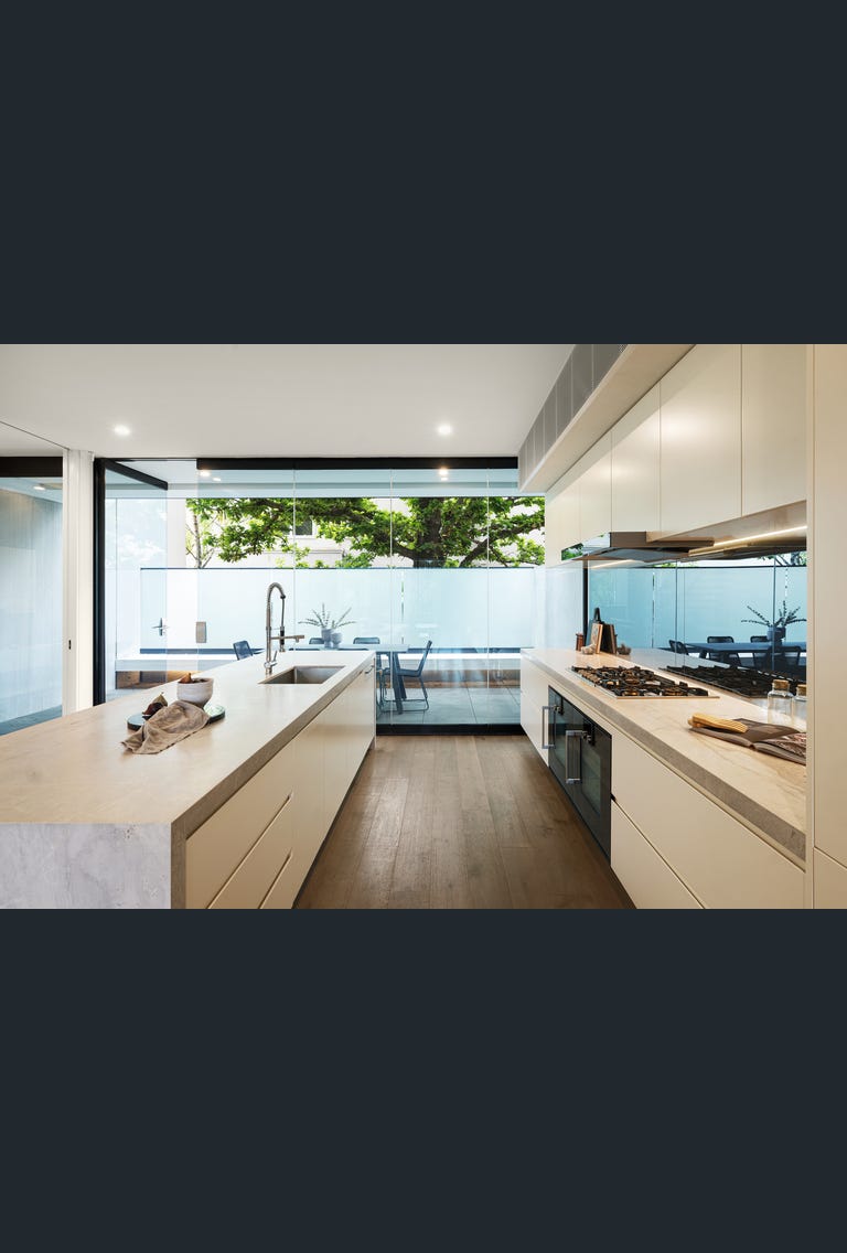 33 Lambert Road, Toorak