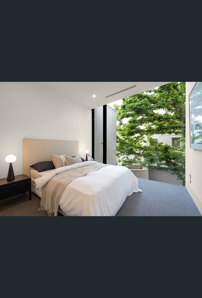 33 Lambert Road, Toorak